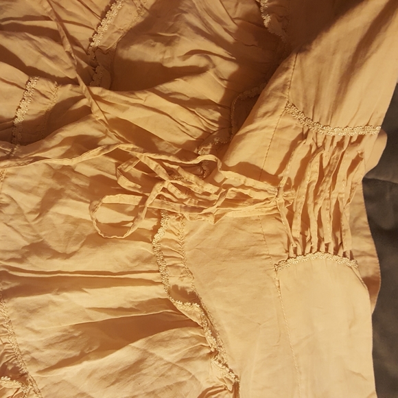 Very Nice Lace Front Minni Skirt - Picture 4 of 8